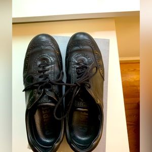 Camper Pelotas, leather , black. Woman. Size 8 1/2 ( marked as 39).